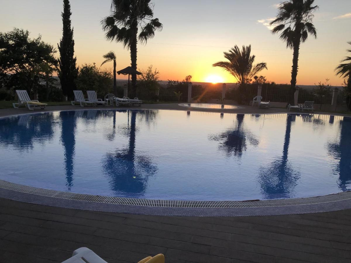 Вилла Portimao Elegant House With Pool By Homing Экстерьер фото